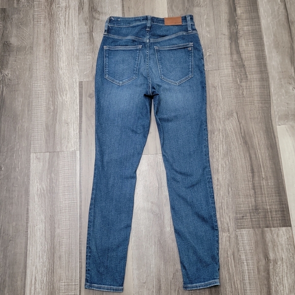 Madewell Curvy High Rise Skinny Jeans - Picture 2 of 13